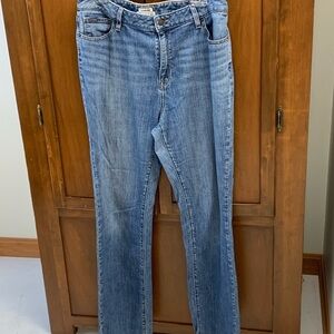 LL BEAN Classic Fit denim jeans sm stain left thigh see pic** 29-30in inseam